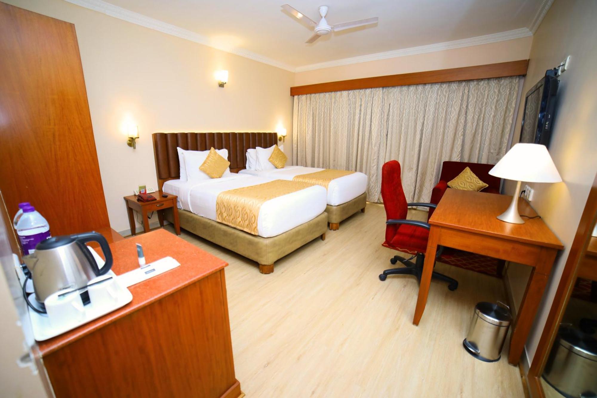 Raj Park- Hill View Hotel Tirupati Exterior foto