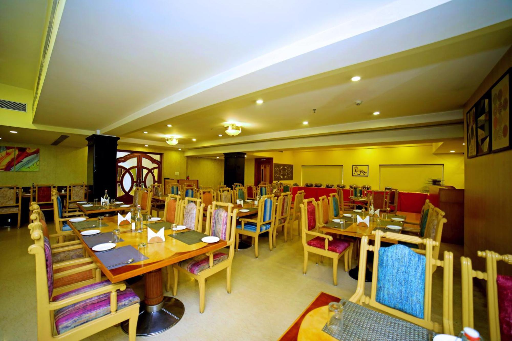 Raj Park- Hill View Hotel Tirupati Exterior foto