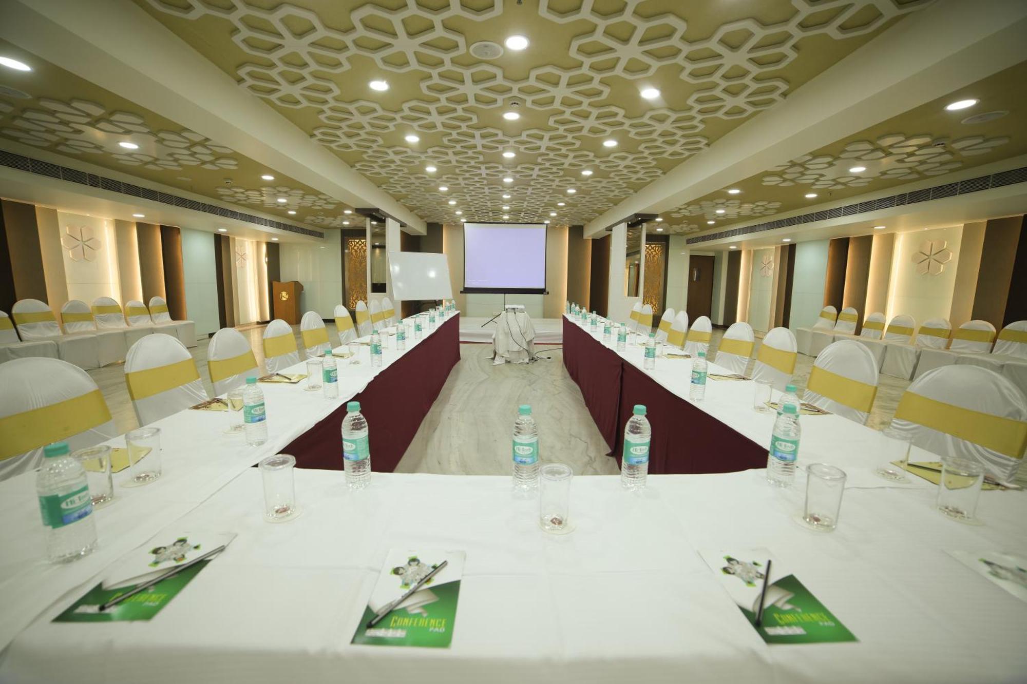 Raj Park- Hill View Hotel Tirupati Exterior foto