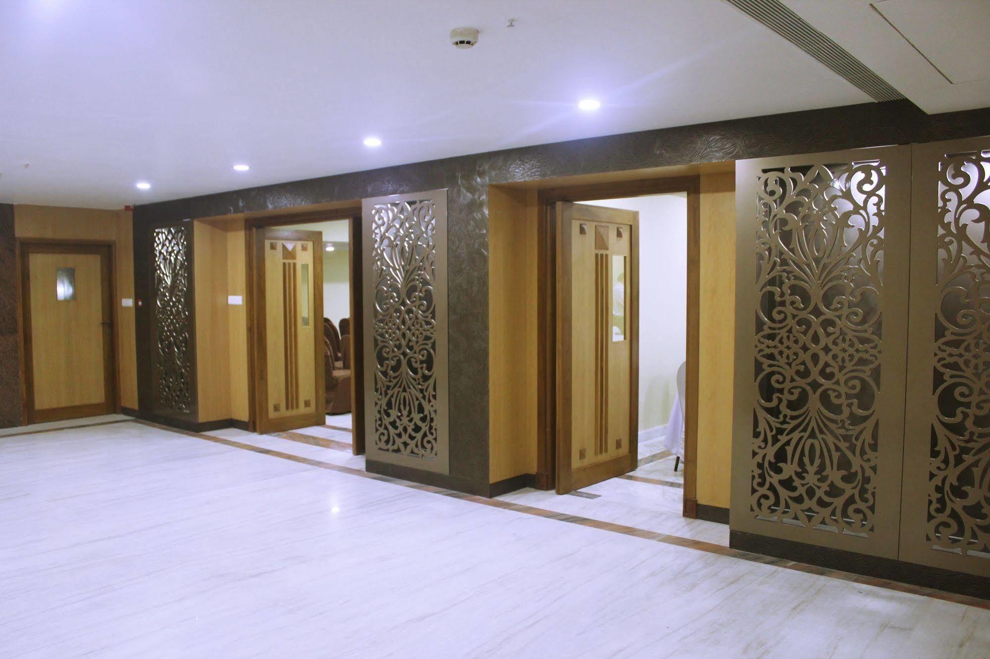 Raj Park- Hill View Hotel Tirupati Exterior foto