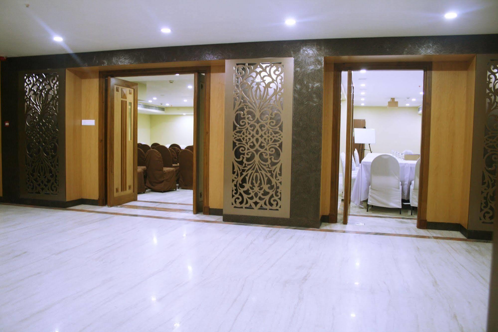 Raj Park- Hill View Hotel Tirupati Exterior foto